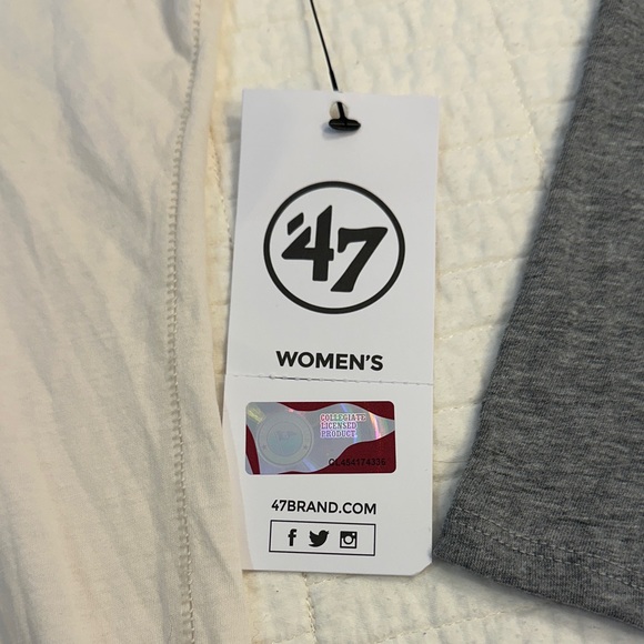 Yale Large Baseball Long Sleeve Shirt White Gray Oversized NWT V Neck - Picture 2 of 5